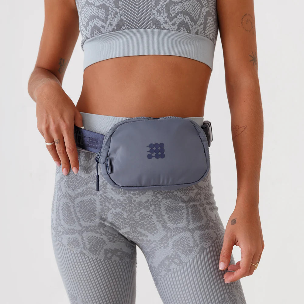 Bolso Cubitt Belt Bag #color_smoke blue
